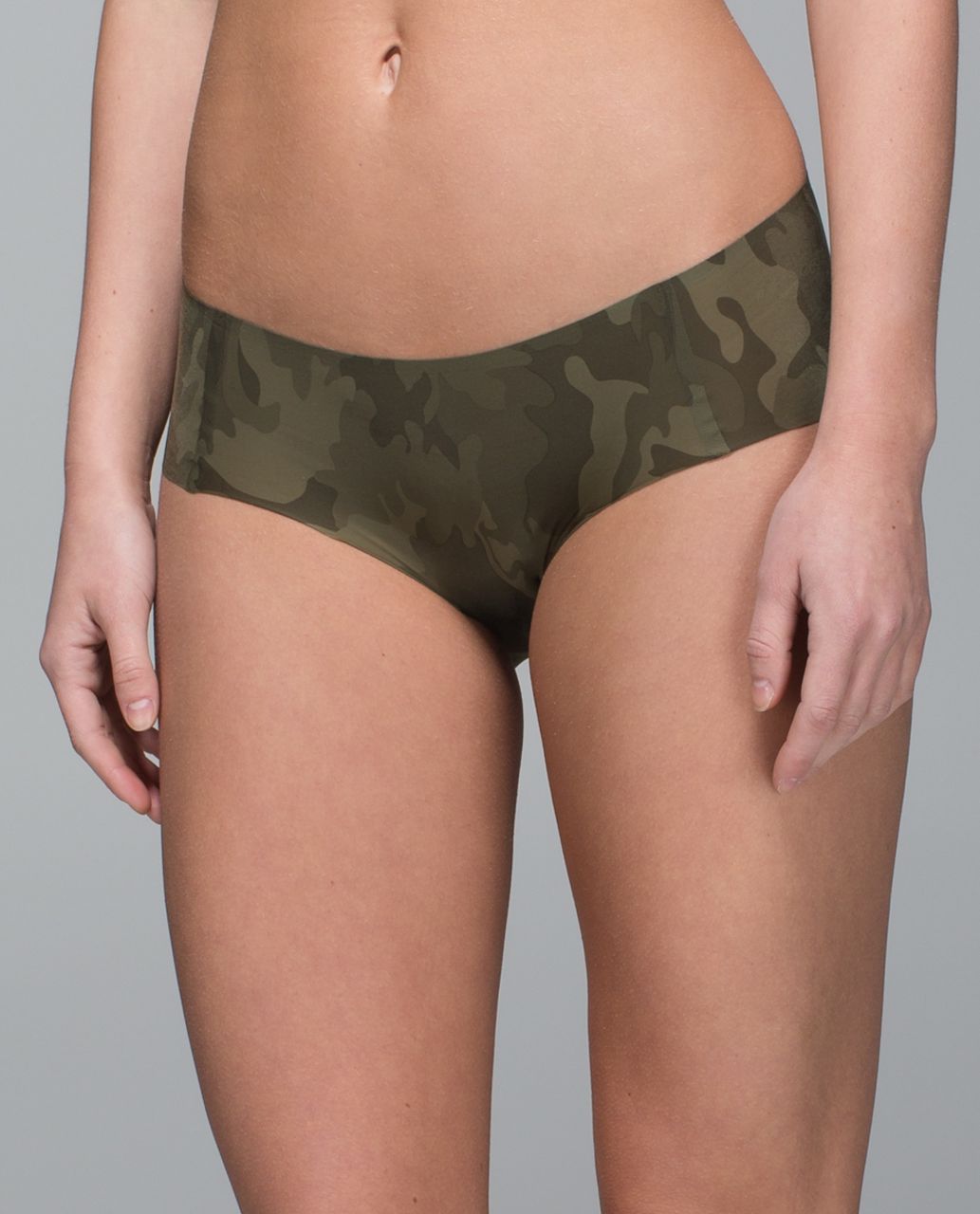 Lululemon Light As Air Hipster - Savasana Camo 20cm Fatigue Green / Fatigue Green