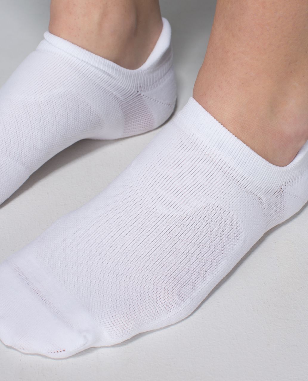 Lululemon Women's Ultimate No Show Run Sock *Ergo Toes - Checker White