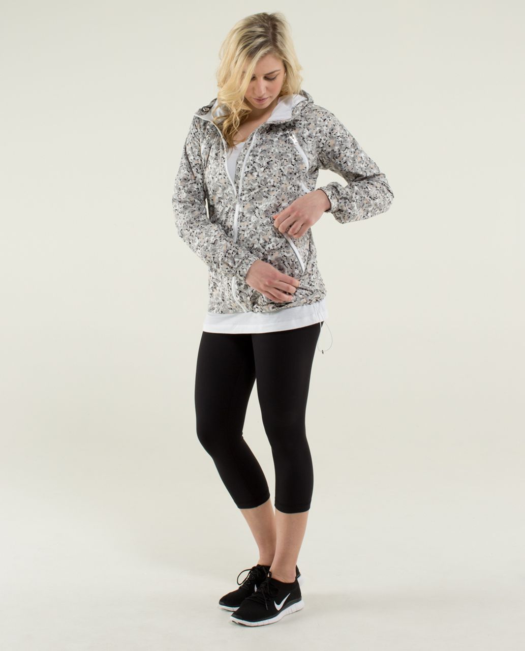 Lululemon Rise & Shine Jacket II - Not So Petite Fleur Silver Spoon / White