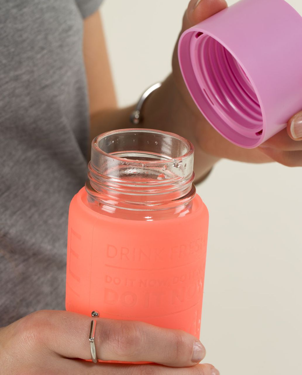 Lululemon Pure Focus Glass Waterbottle - Very Light Flare / Vintage Pink