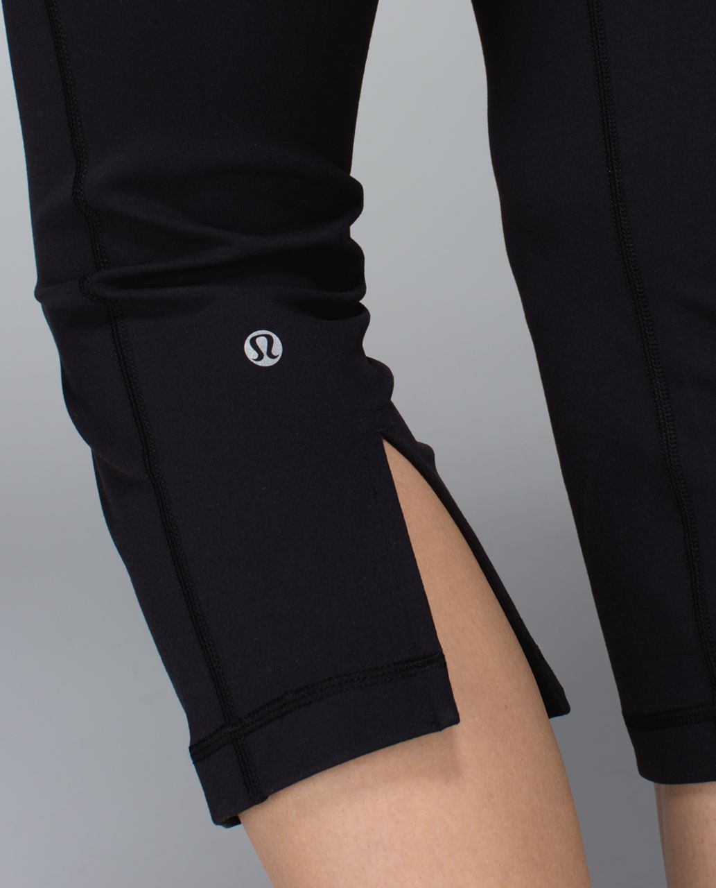 Lululemon Gather & Crow Crop *Full-On Luon - Black / Quilt Spring 14-03