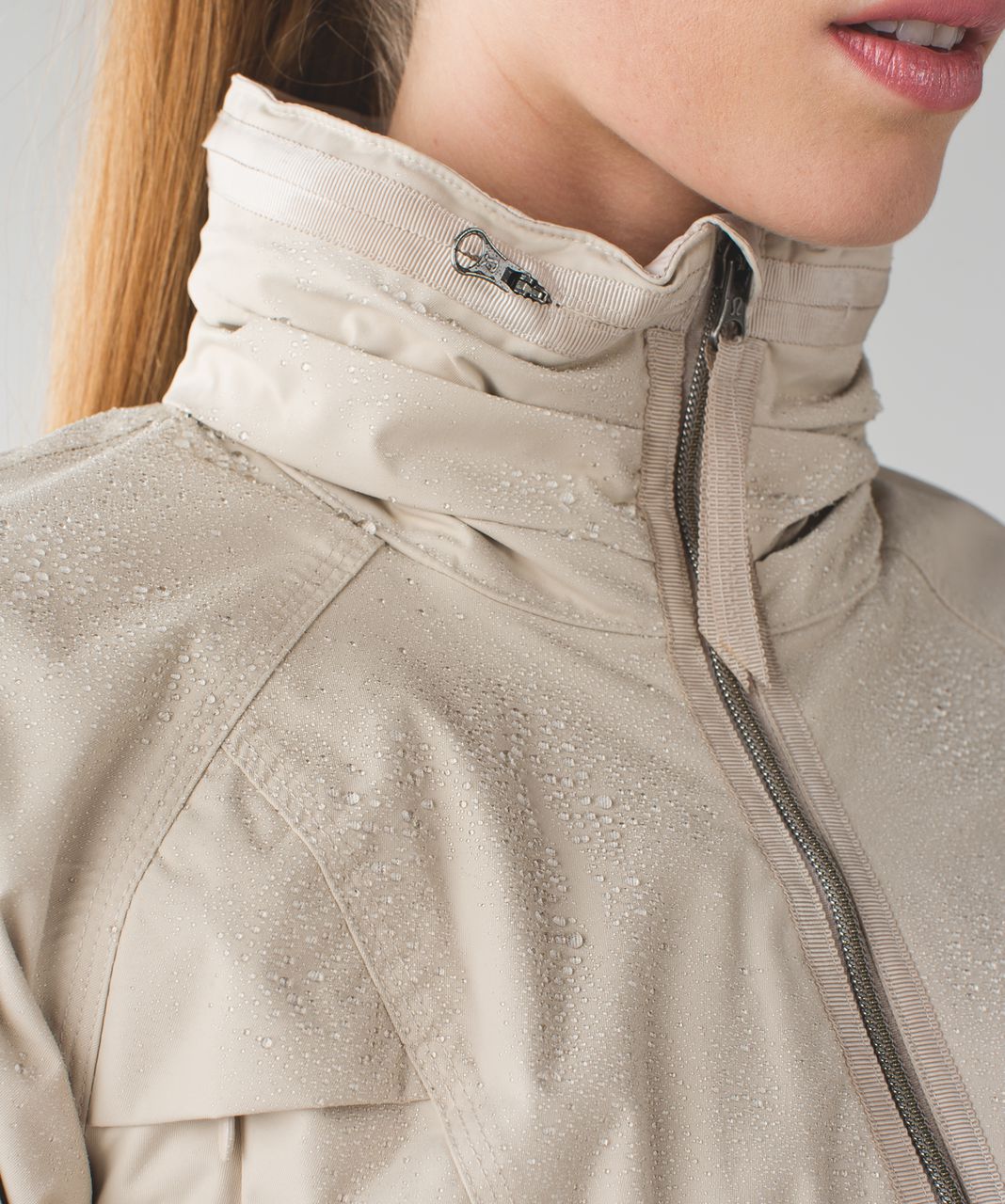 Lululemon Fo Drizzle Jacket - Cashew