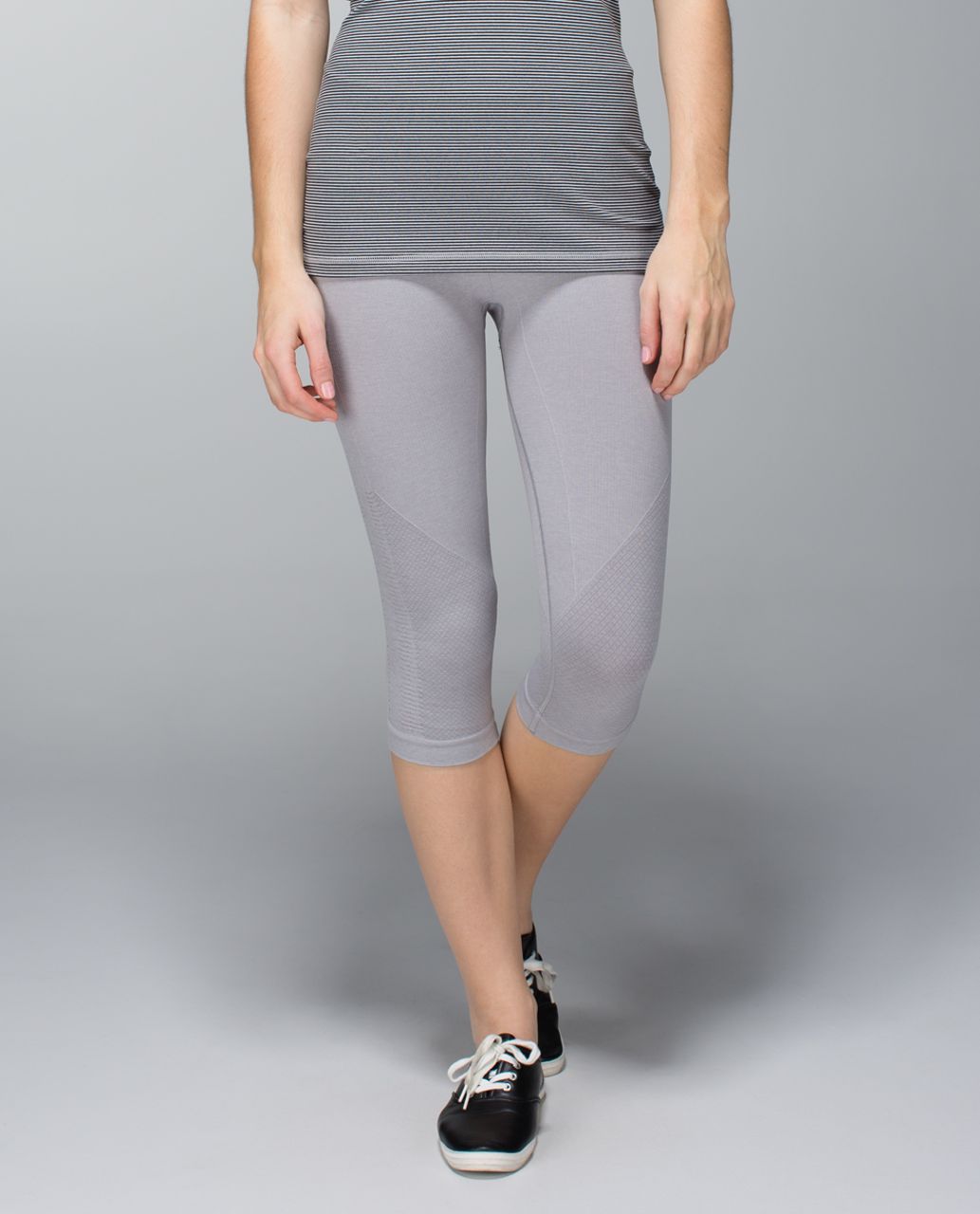 Lululemon In the Flow Soul Geo Cinched Ruched Gray Black Cropped