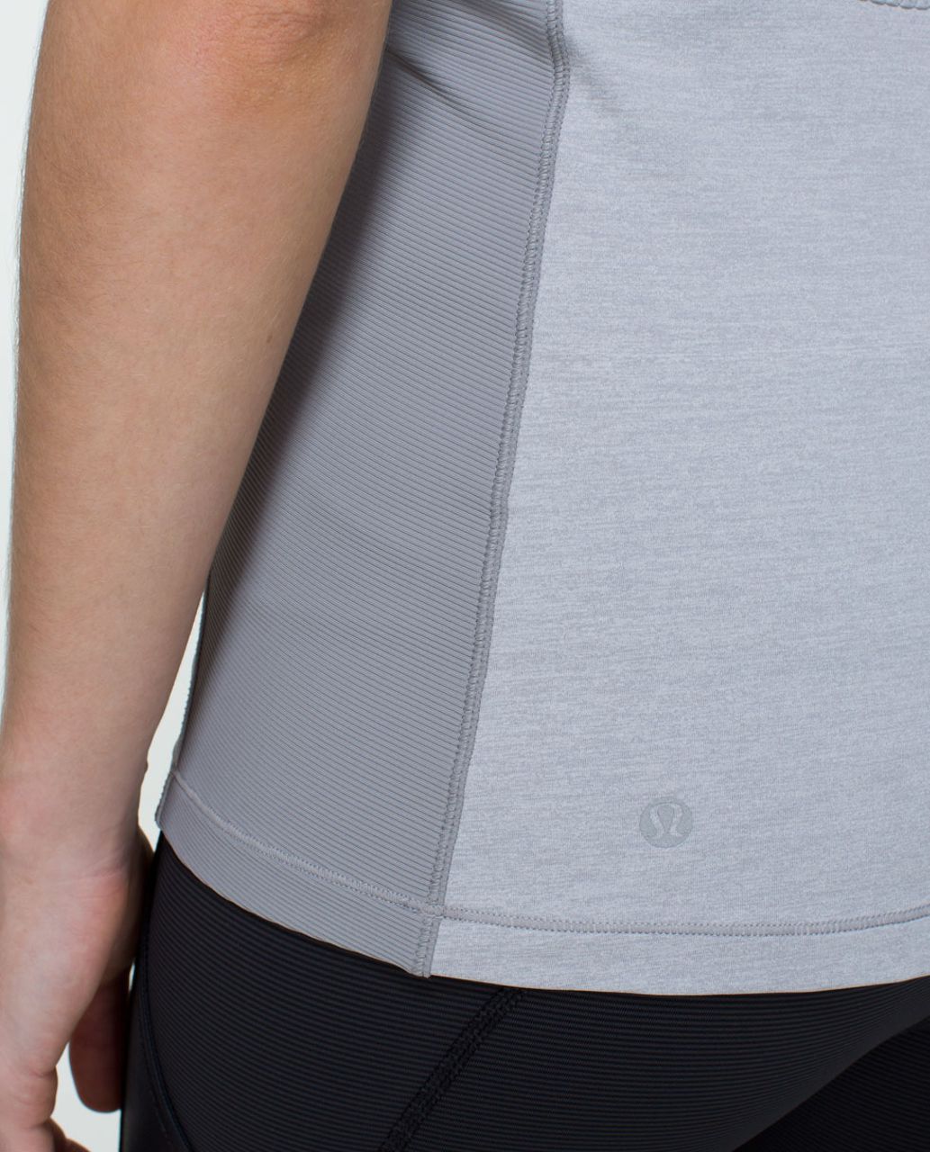 Lululemon Core Kicker Tank - Heathered Medium Grey / Ambient Grey / Vintage Pink