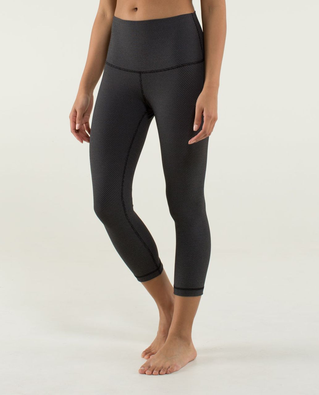 Lululemon Wunder Under Pant Roll Down size 4 Diamond Dot Black