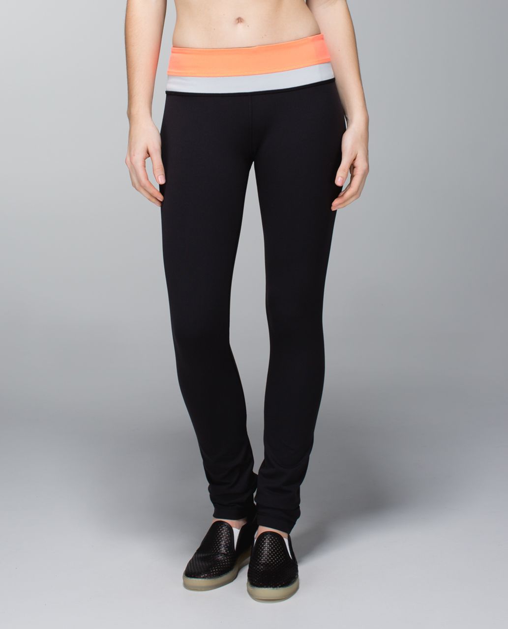 Lululemon Skinny Groove Pant *Full-On Luon - Black / Very Light Flare / Silver Spoon