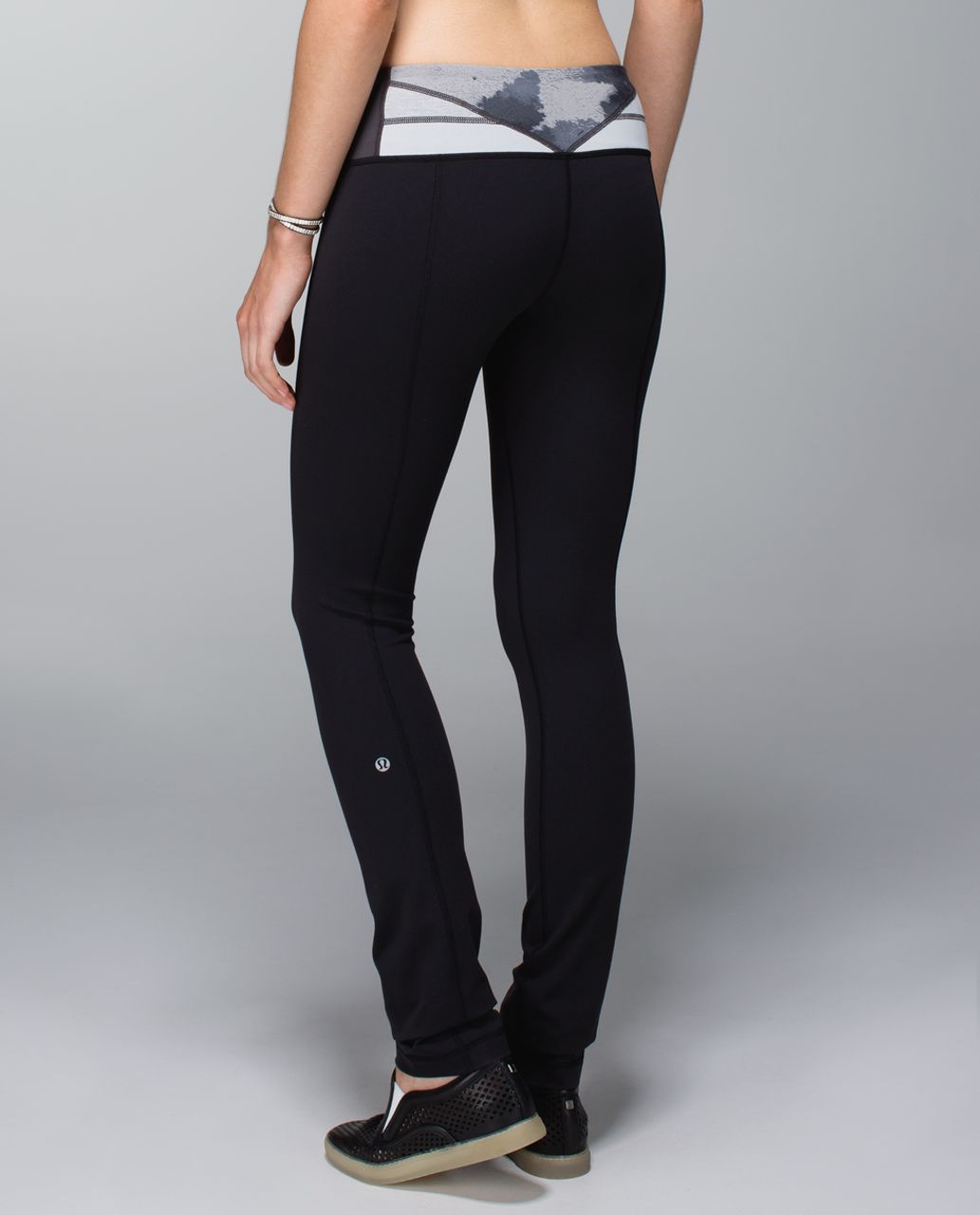 Lululemon Skinny Groove Pant *Full-On Luon - Black / Quilt Spring 14-08