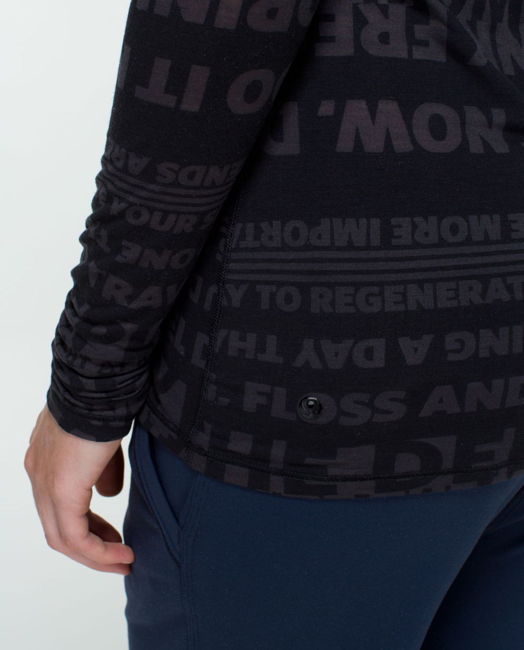 Lululemon Daily Practice Long Sleeve - Discover Manifesto Burnout Black