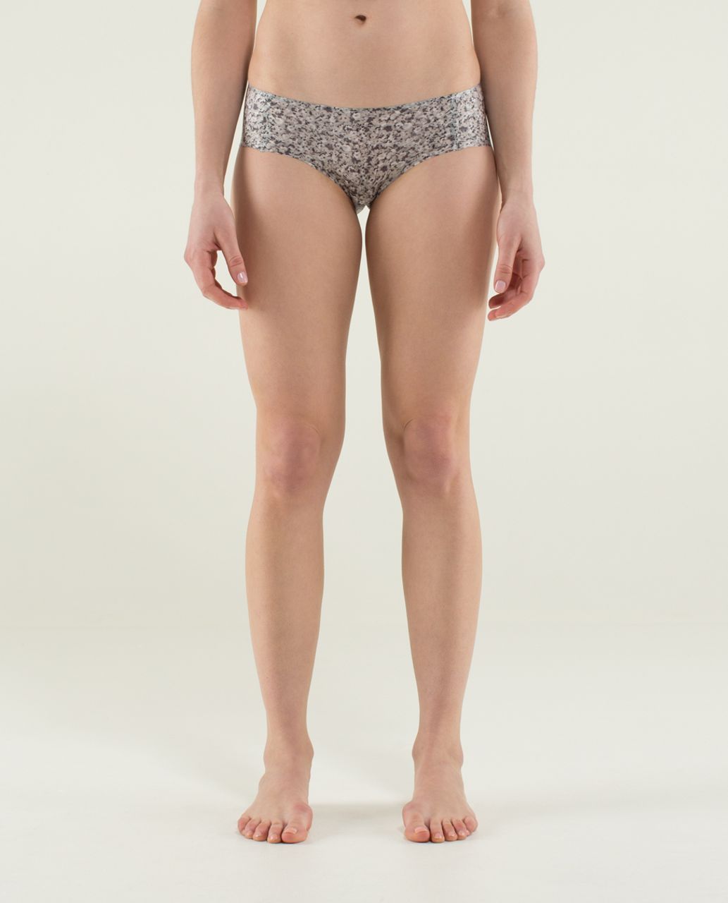 Lululemon Light As Air Hipster - Petite Fleur Silver Spoon