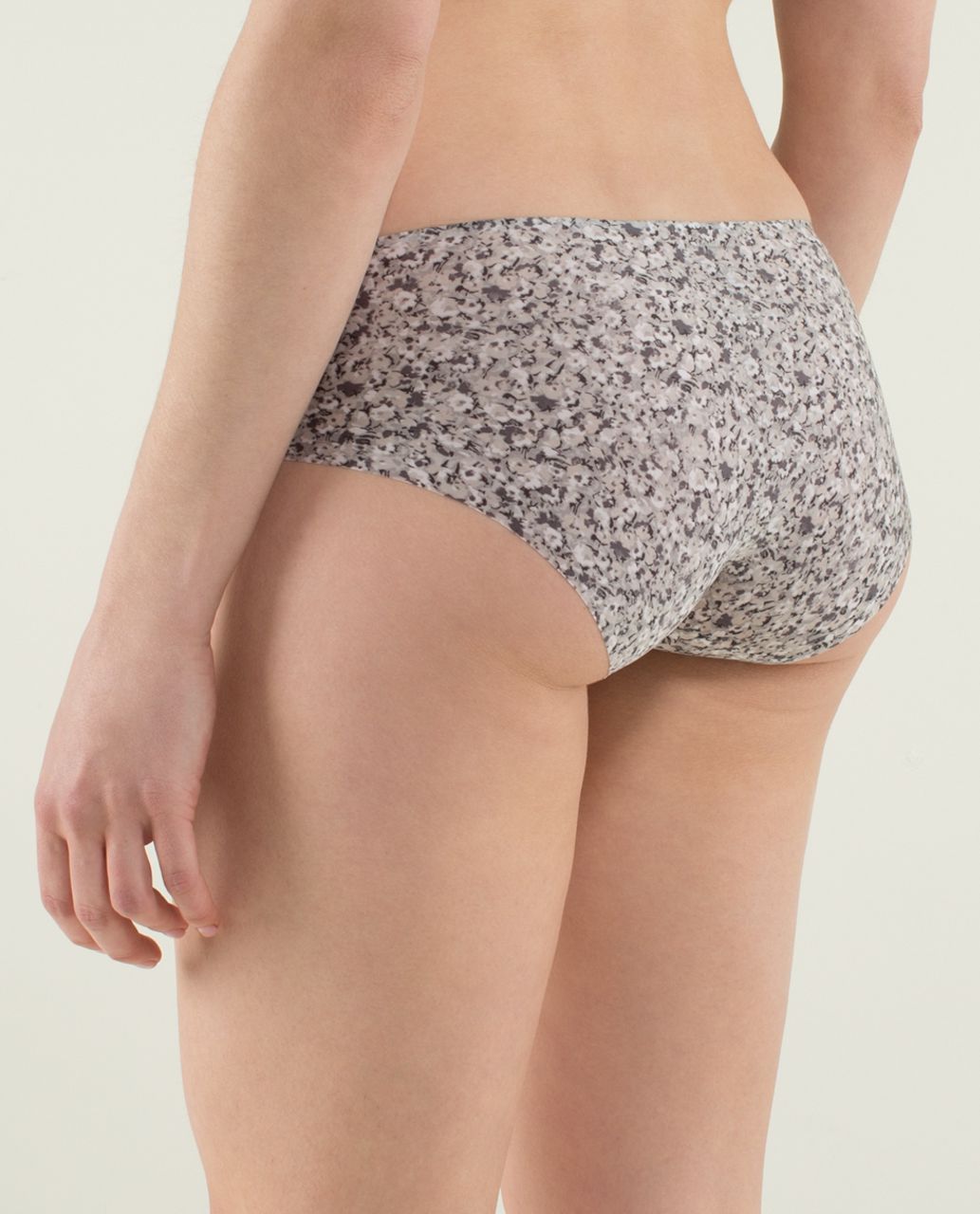 Lululemon Light As Air Hipster - Petite Fleur Silver Spoon