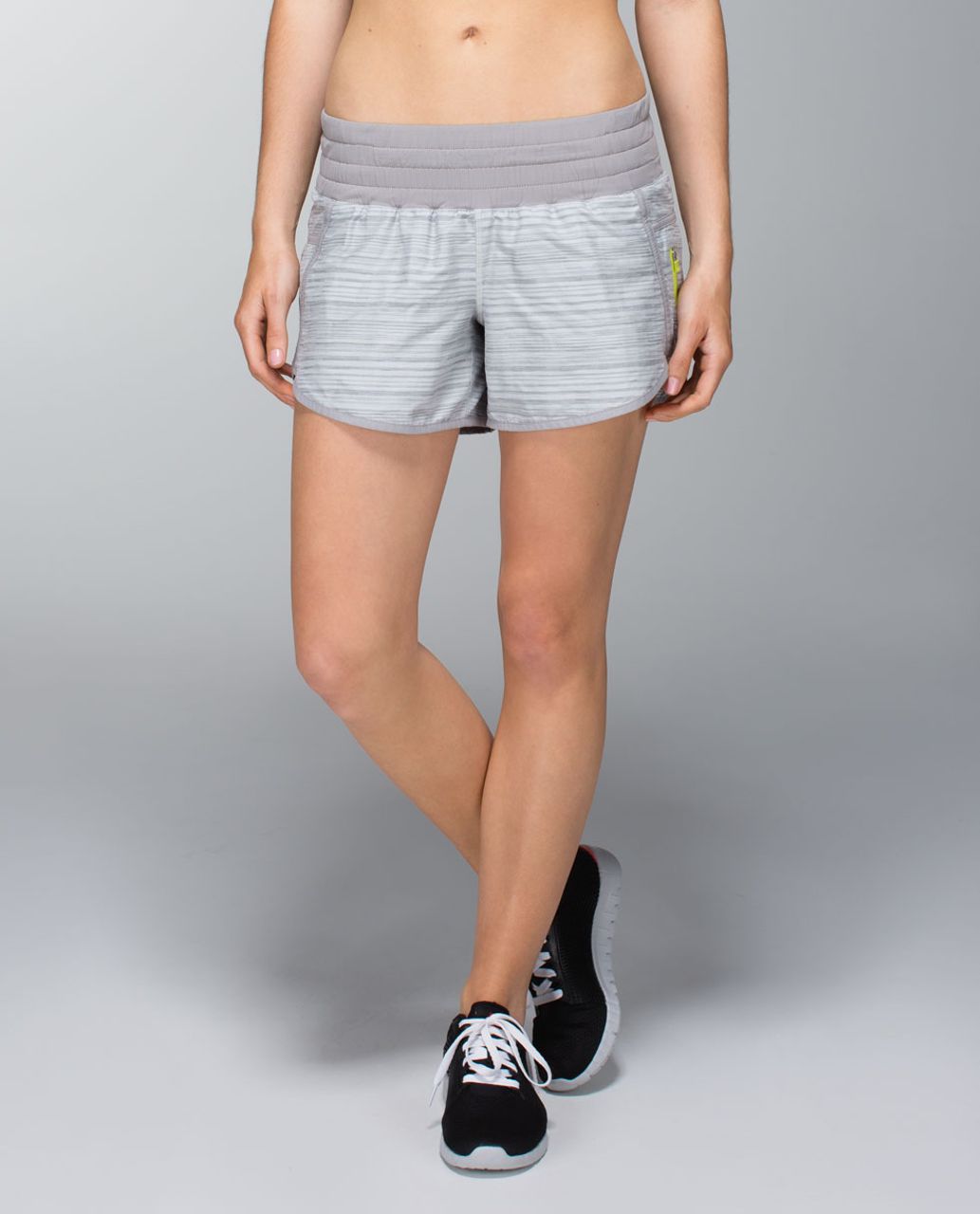 Lululemon Tracker Short II *2-way Stretch - Wee Are From Space Silver Spoon / Ambient Grey