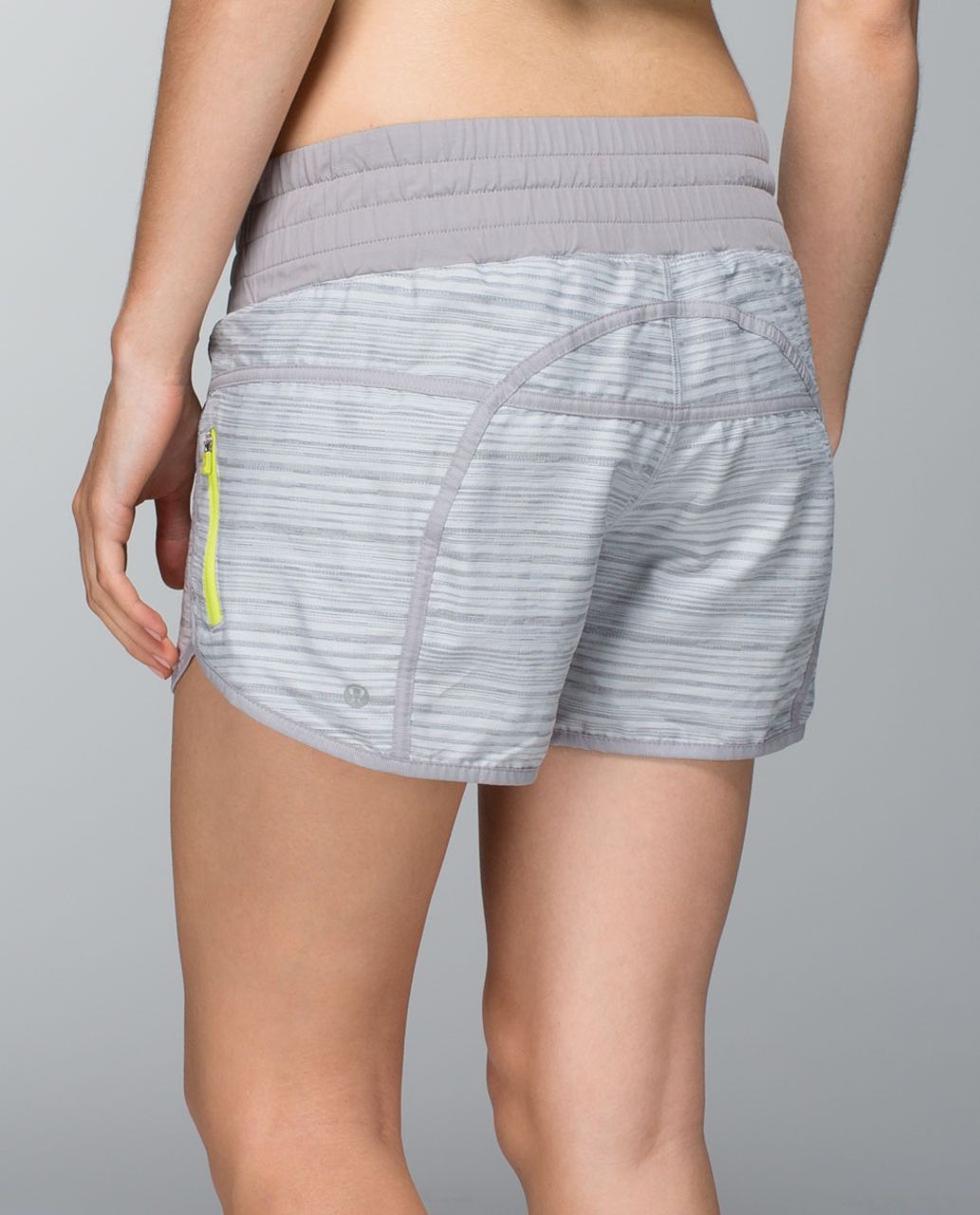Lululemon Tracker Short II *2-way Stretch - Wee Are From Space Silver Spoon / Ambient Grey