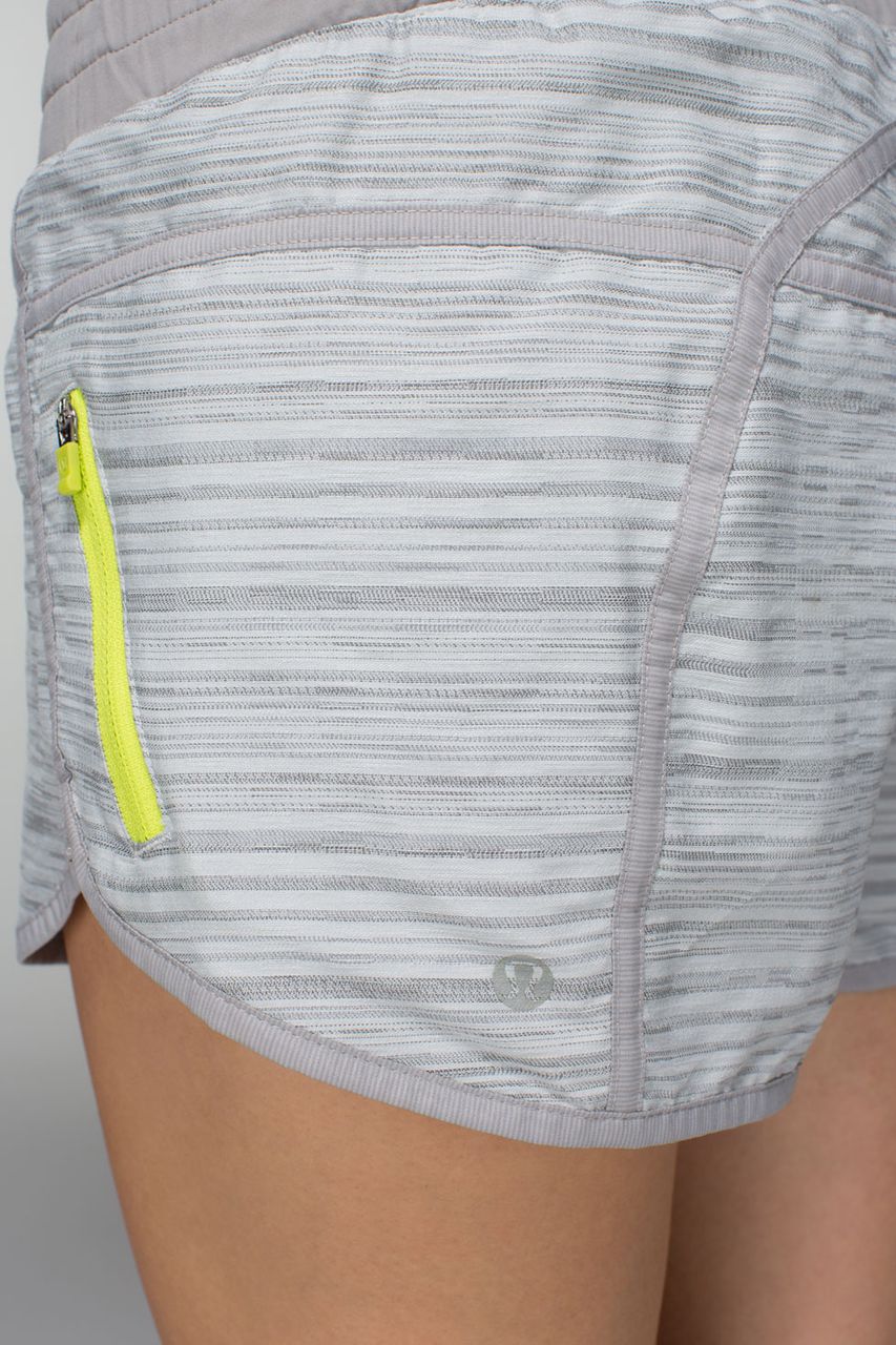 Lululemon Tracker Short II *2-way Stretch - Wee Are From Space Silver Spoon / Ambient Grey