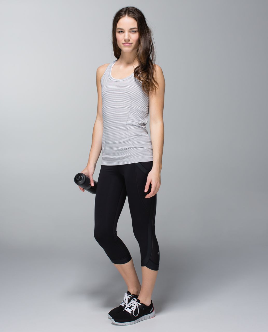 Lululemon Chase Me Crop II Black Faux Leather Trim Size 6