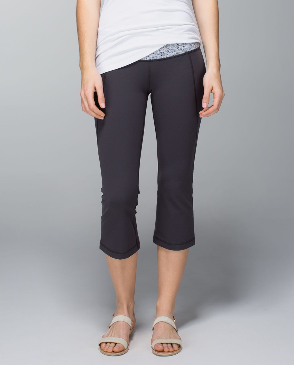 Lululemon Gather & Crow Crop *Full-On Luon - Soot / Petite Fleur Silver Spoon