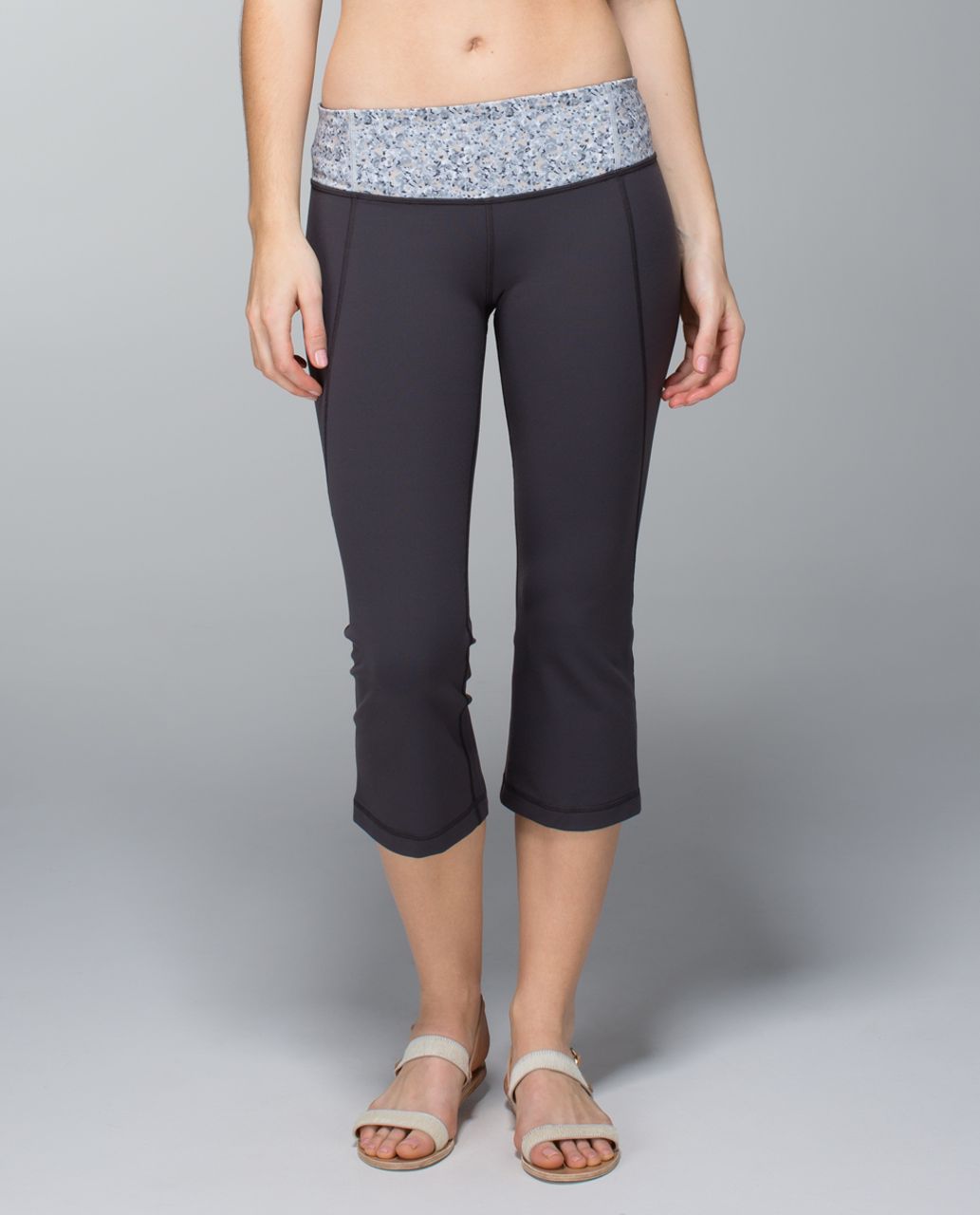 Lululemon Gather & Crow Crop *Full-On Luon - Soot / Petite Fleur Silver Spoon