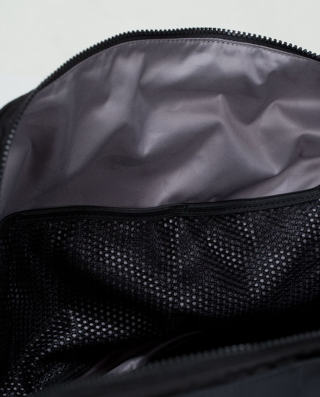 Lululemon Duffel Bag / Weekender / Gym Bag Yoga On The Fly Black FLAWS