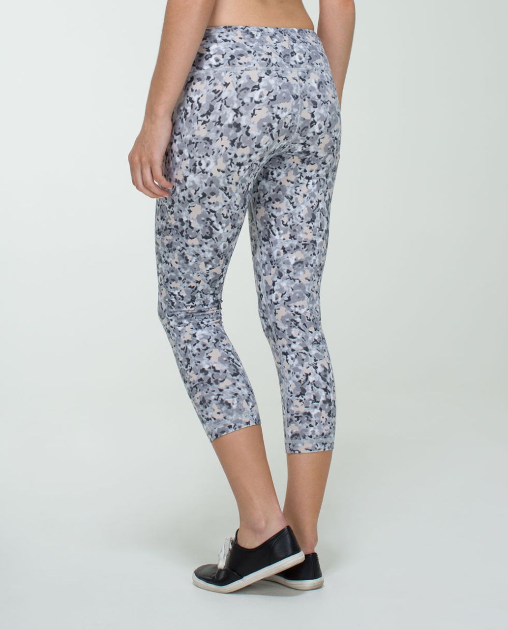 Lululemon Wunder Under Crop - Not So Petite Fleur Silver Spoon / Silver Spoon