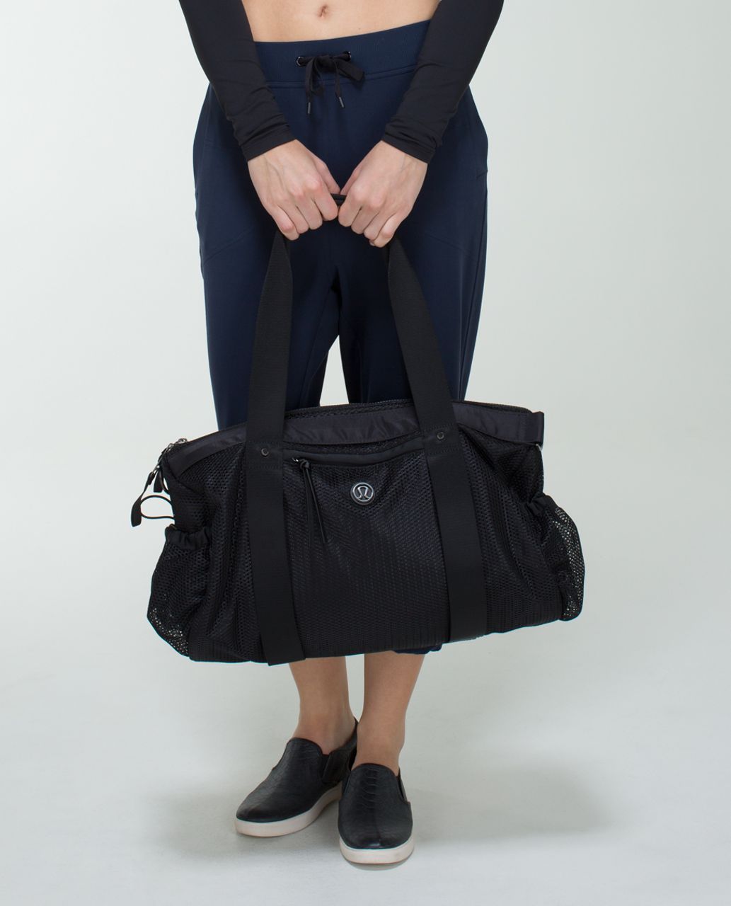 lululemon bag with shoe compartment