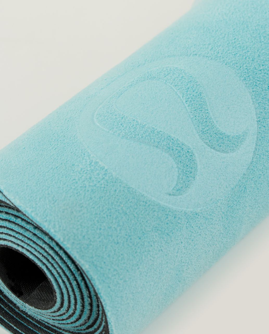 Lululemon The Hot (Towel) Mat - Angel Blue / Deep Coal