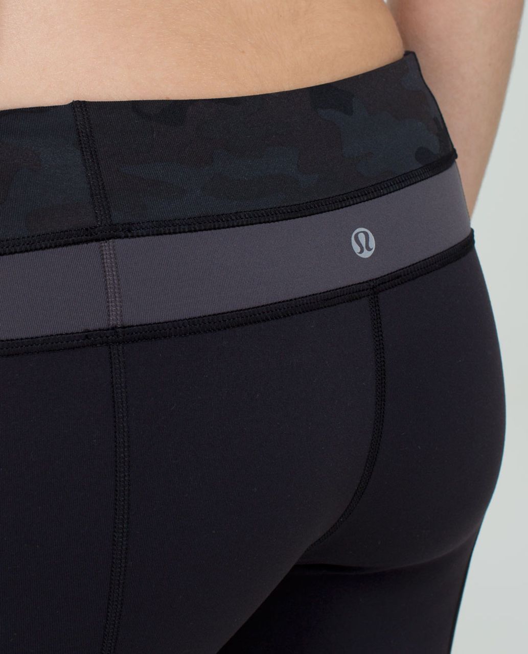 Lululemon Skinny Groove Pant *Full-On Luon - Black / Savasana Camo 20cm New Black / Soot