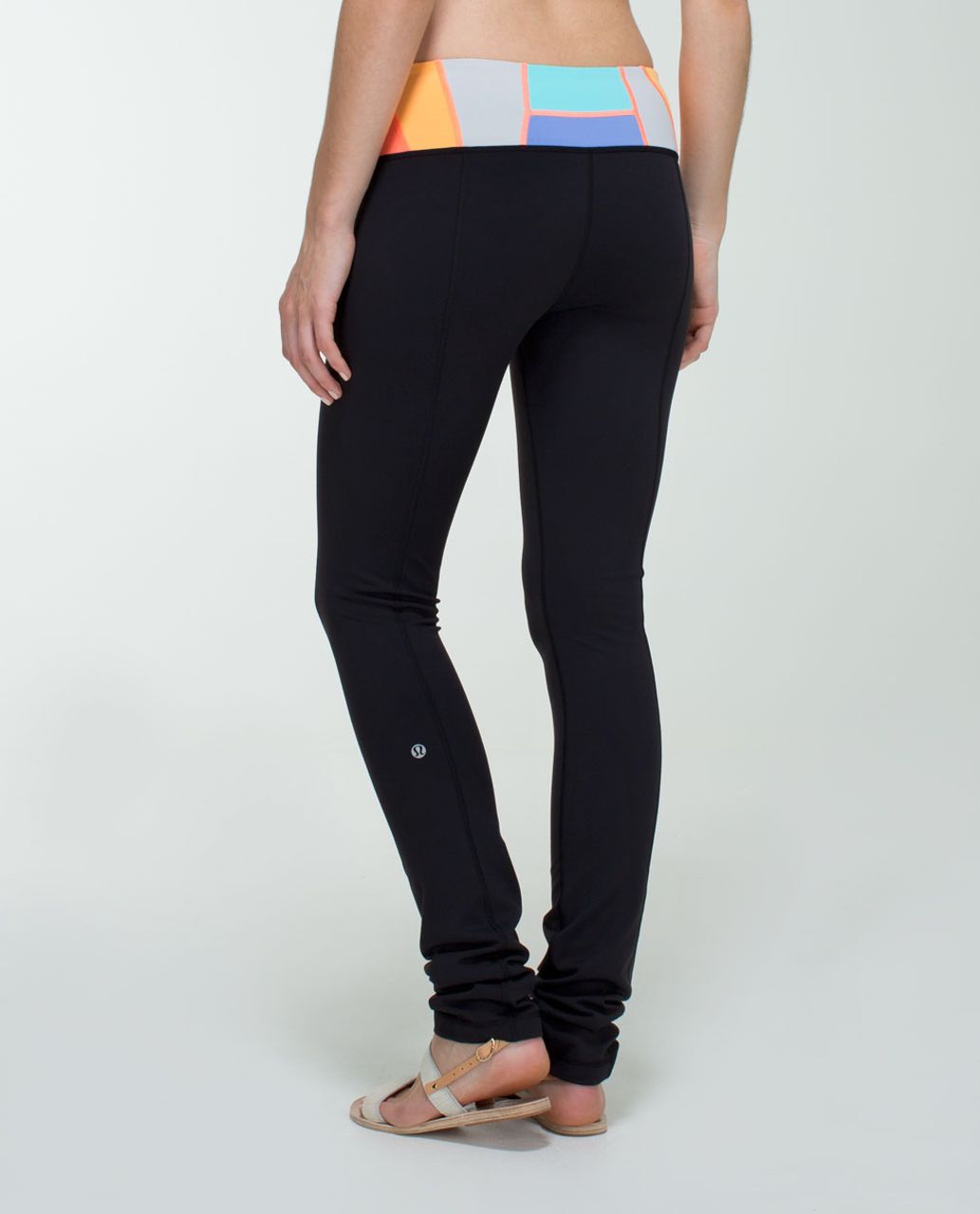 Lululemon Skinny Groove Pant *Full-On Luon - Black / Quilt Spring 14-10 -  lulu fanatics