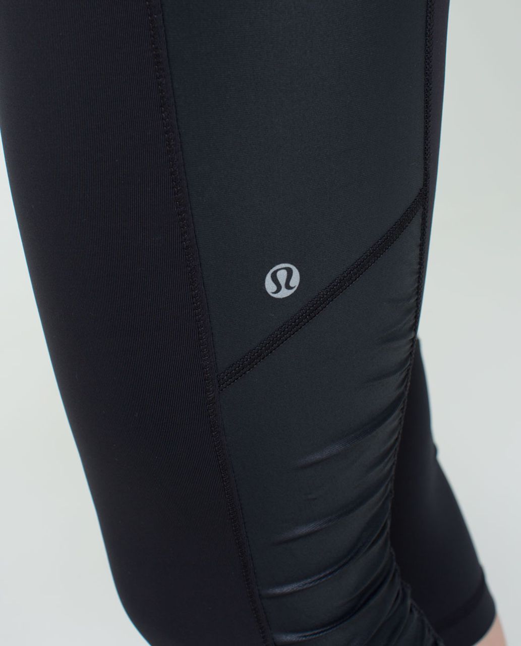 Lululemon Cut The Crop Faux Leather Side Pockets Leggings Size 4