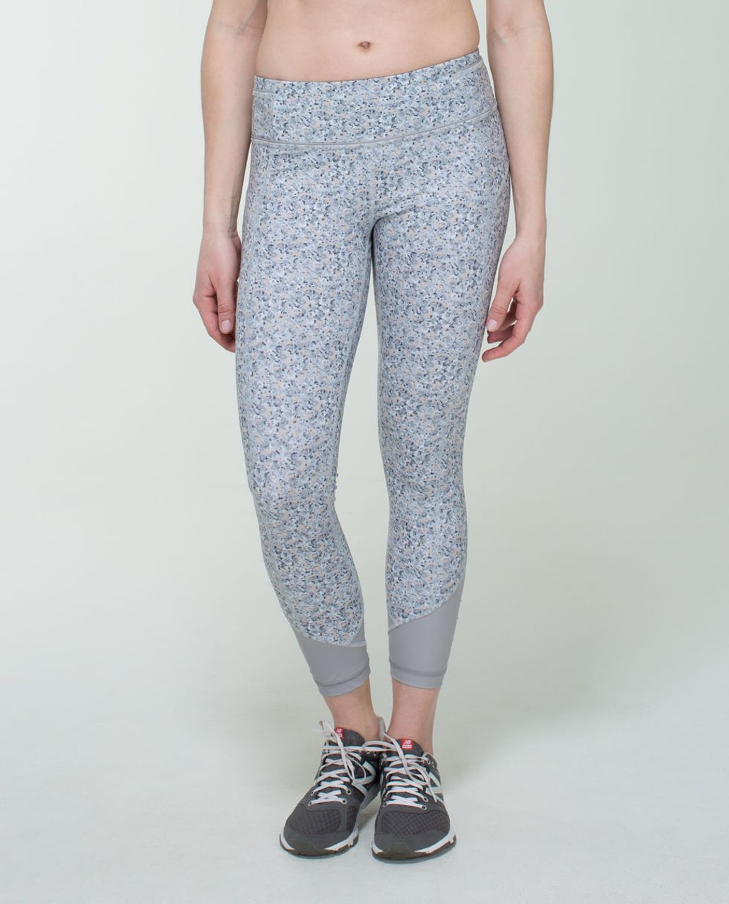 Lululemon Pace Queen Tight - Petite Fleur Silver Spoon / Ambient Grey