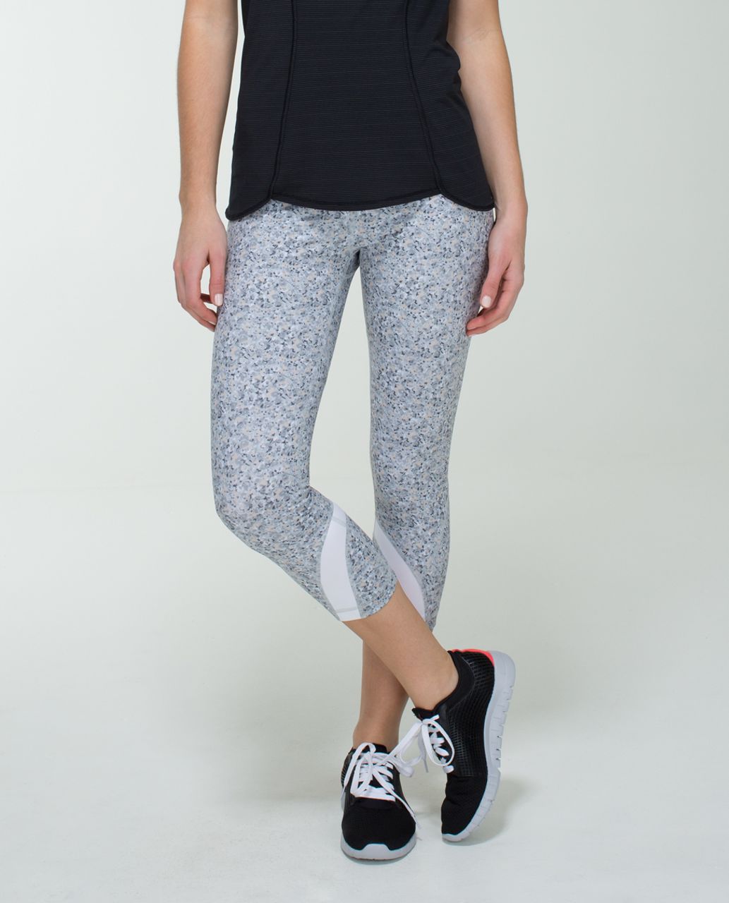 Lululemon Run:  Inspire Crop II *All Luxtreme - Petite Fleur Silver Spoon / White