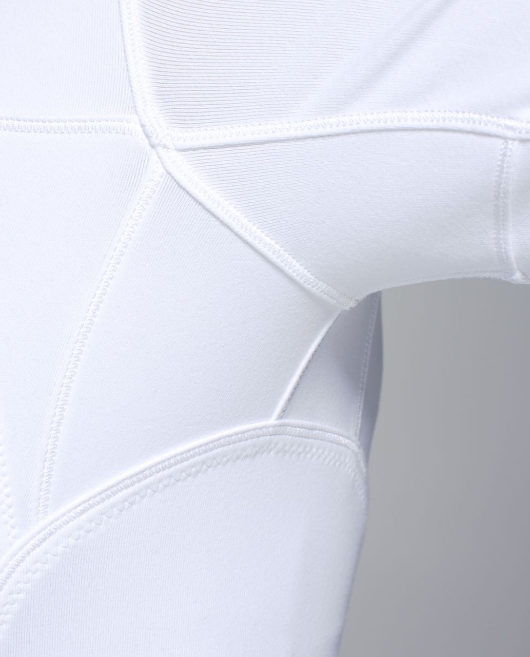 Lululemon Forme Jacket *Cuffins - White