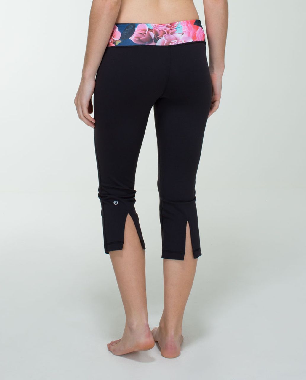 Lululemon Gather & Crow Crop *Full-On Luon - Black / Secret Garden