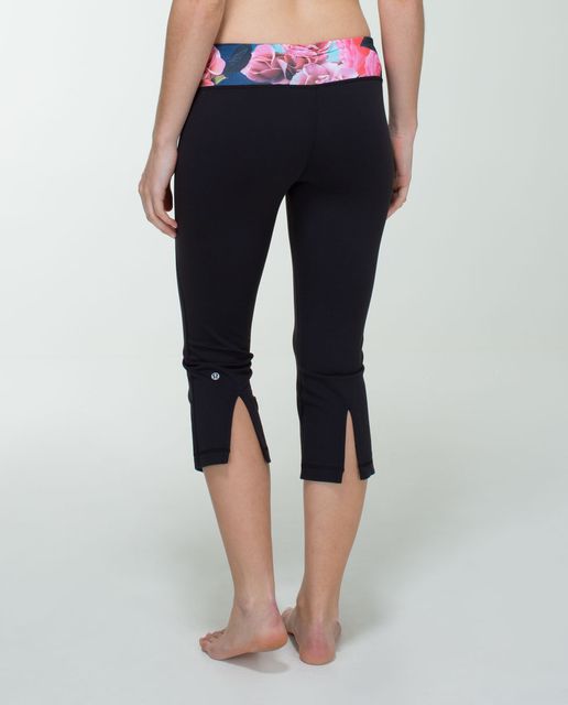 Lululemon Gather & Crow Crop - Black / Pink Shell - lulu fanatics