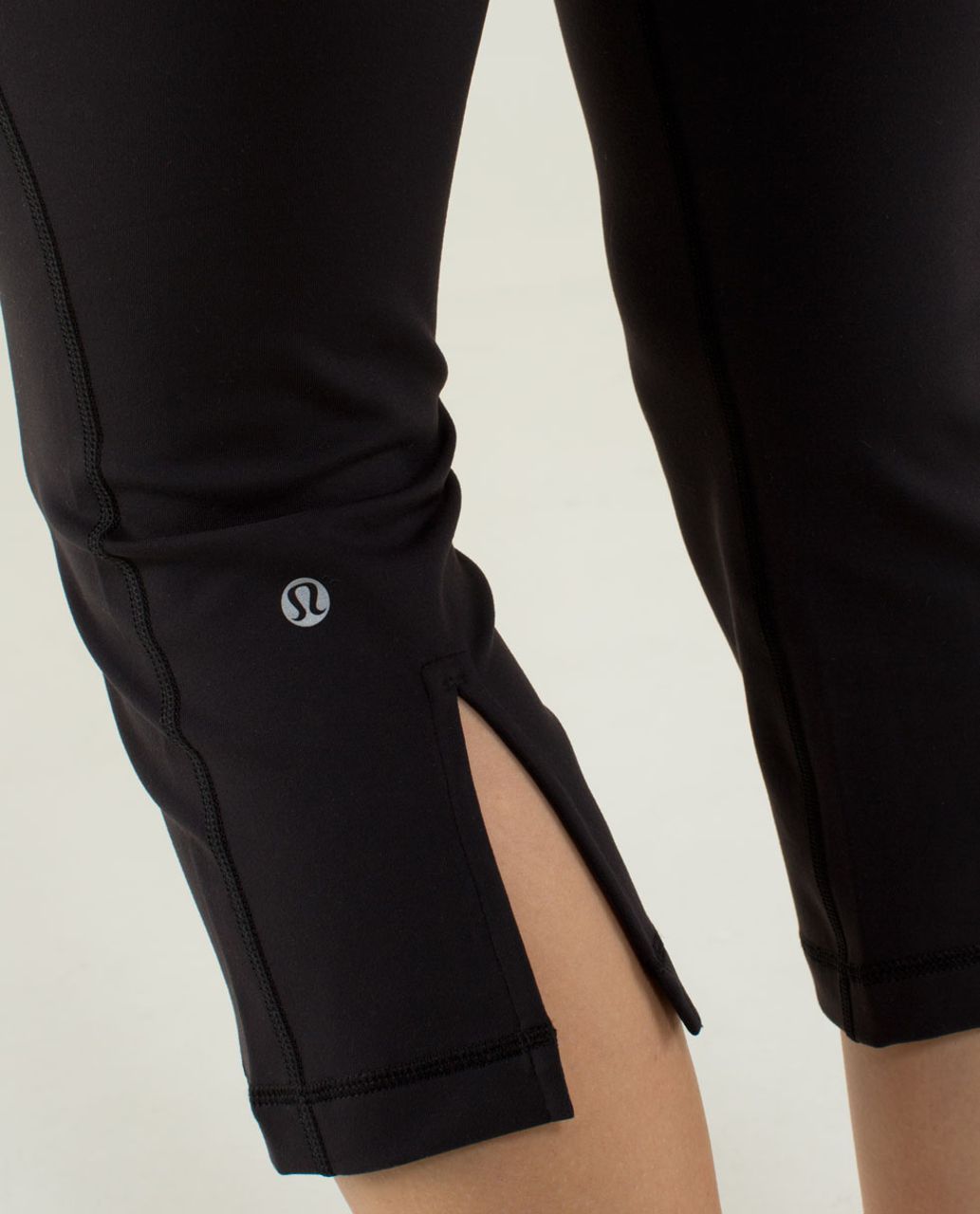 Lululemon Gather & Crow Crop *Full-On Luon - Black / Quilt Spring 14-16