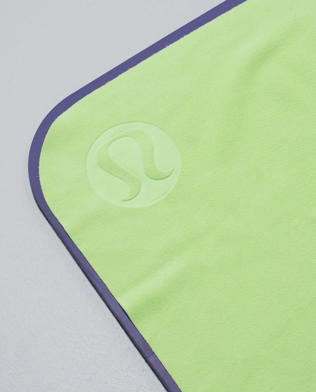 Lululemon The Towel - Clear Mint