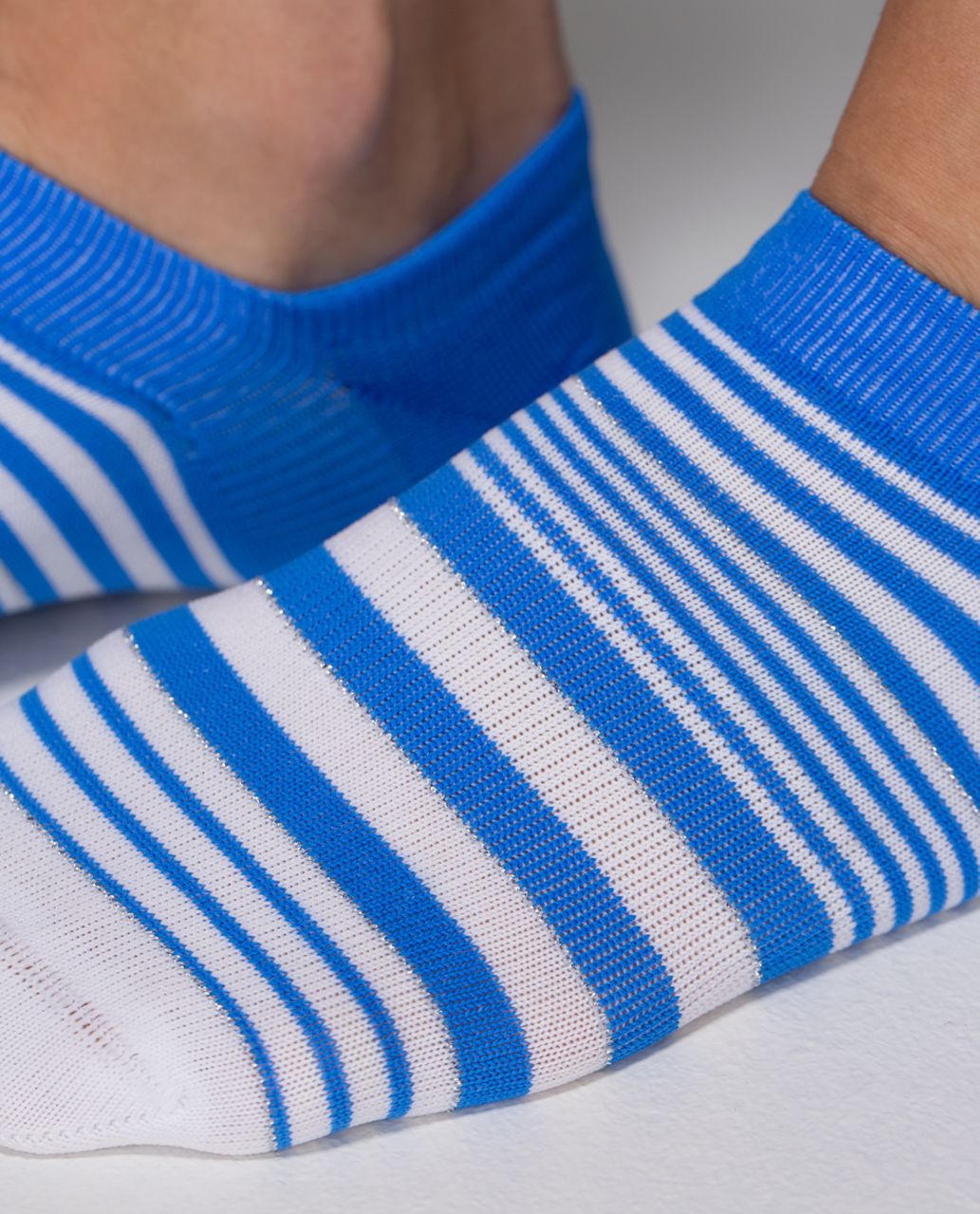 Lululemon Women's Run For Sun Sock - Fountain Stripe Pipe Dream Blue