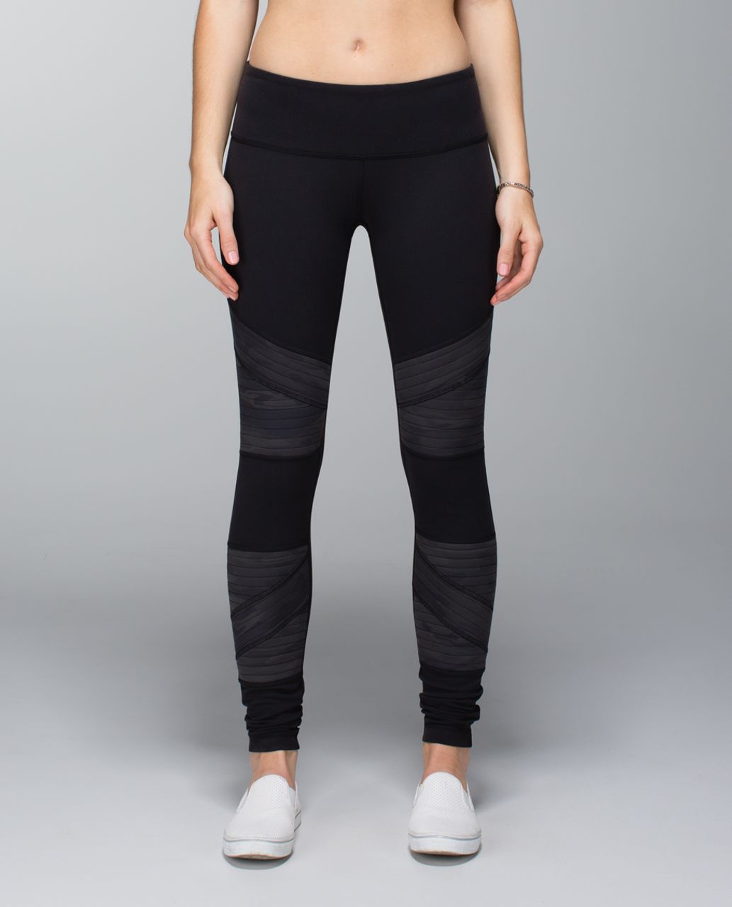 Lululemon Black Ruched Reflective leggings size 4 - $45 - From Lulu