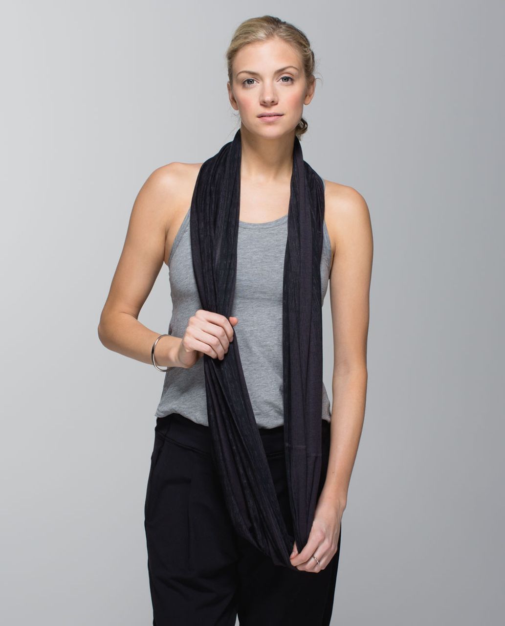 Lululemon Twist & Shout Scarf - Misty Stripe Burnout Soot Black