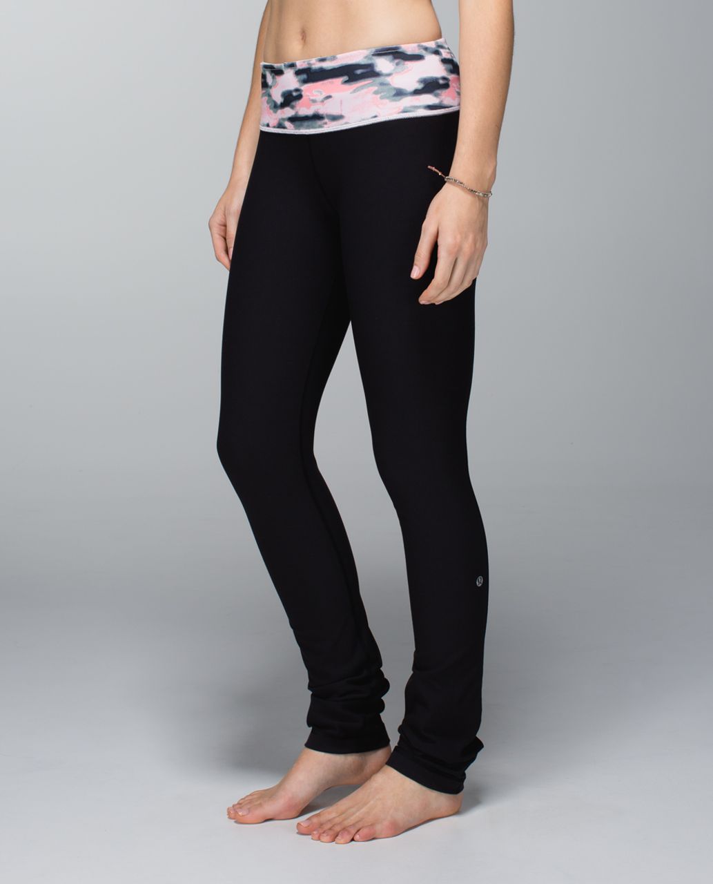 Lululemon Skinny Groove Pant *Full-On Luon - Black / Dune / Earl Grey