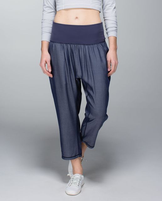 Lululemon Post Power Crop - Black - lulu fanatics