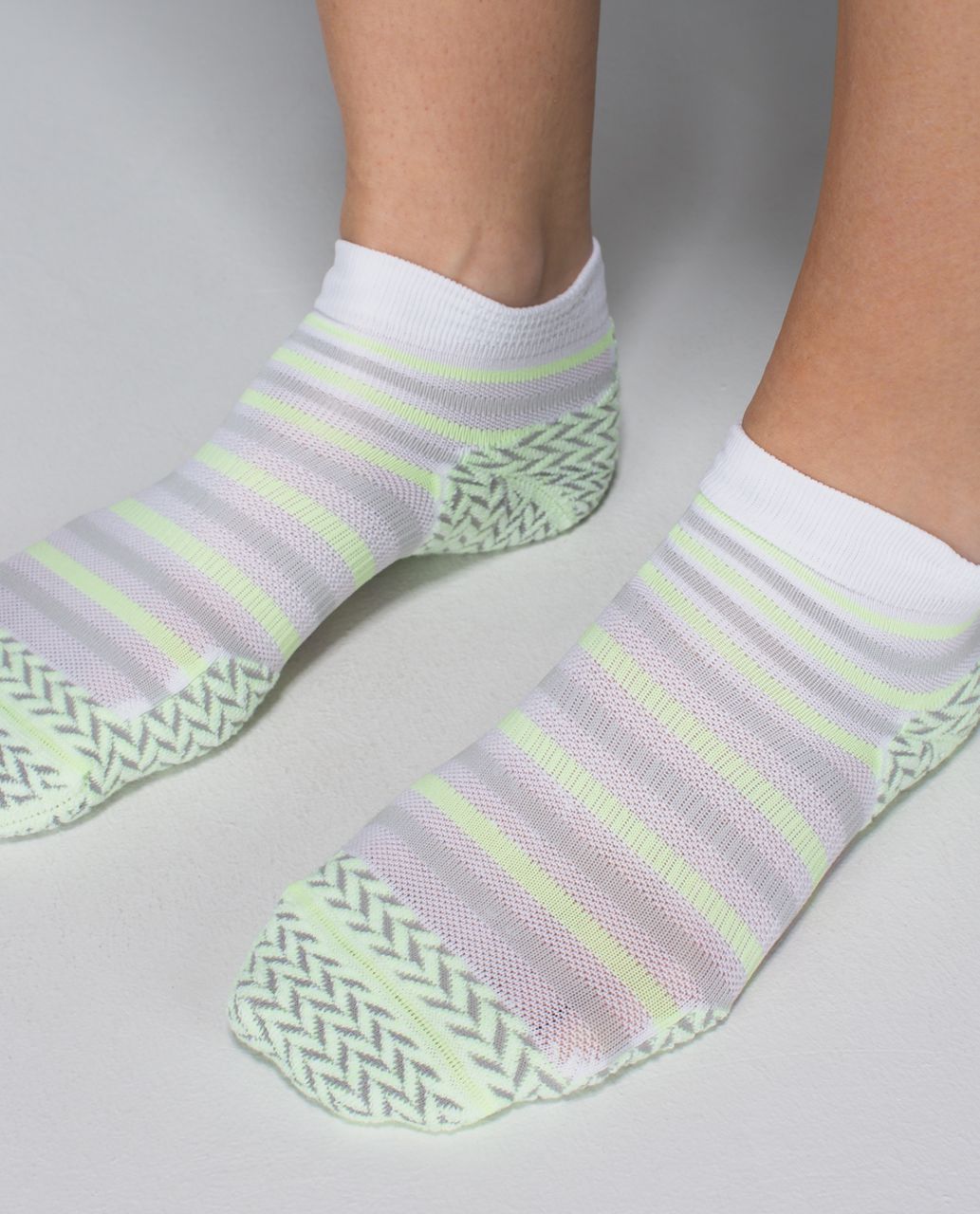 Lululemon Women's Ultimate Padded Run Sock - Bold Chevron 2 Faded Zap