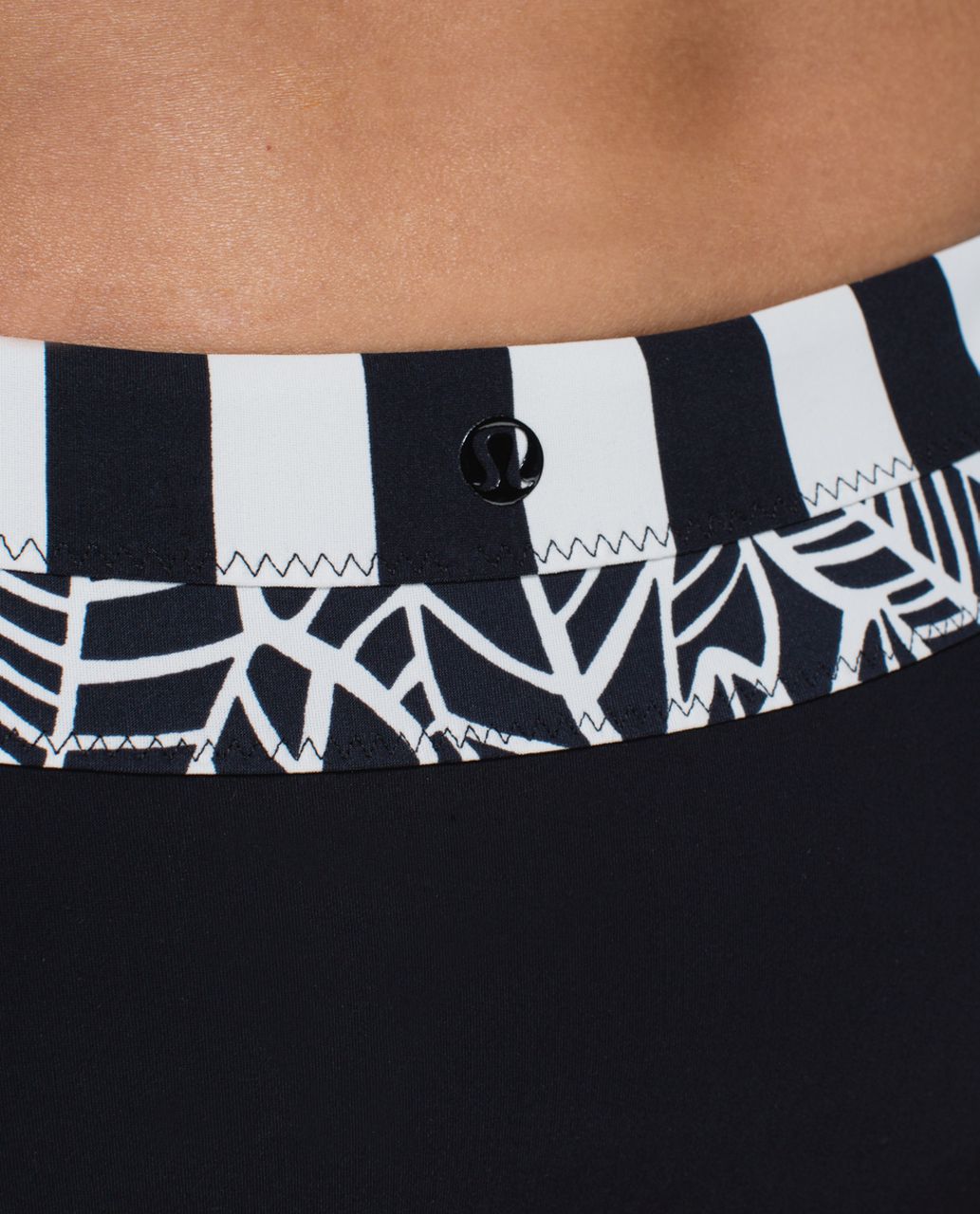 Lululemon Shanti Surf Hipster - Black / Small Steep Stripe Printed Black / Pretty Palm Black Angel Wing