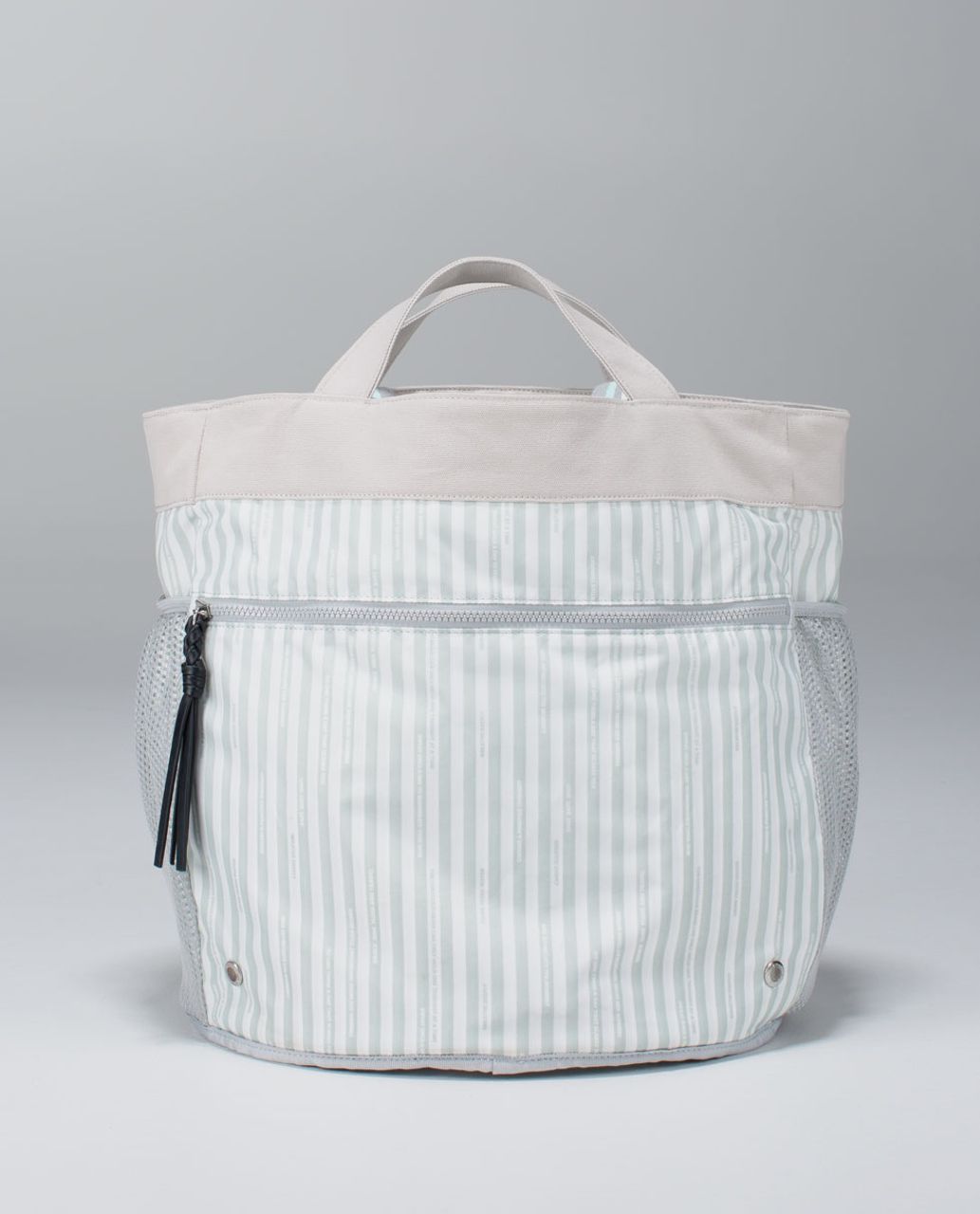 Lululemon Beach Breaker Bag - Dune / Mini Steep Stripe Manifesto Printed Silver Spoon White