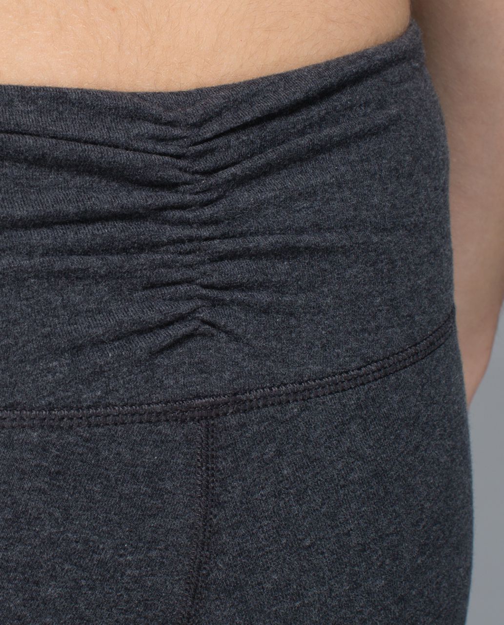 Lululemon Dhanurasana Crop II - Heathered Black