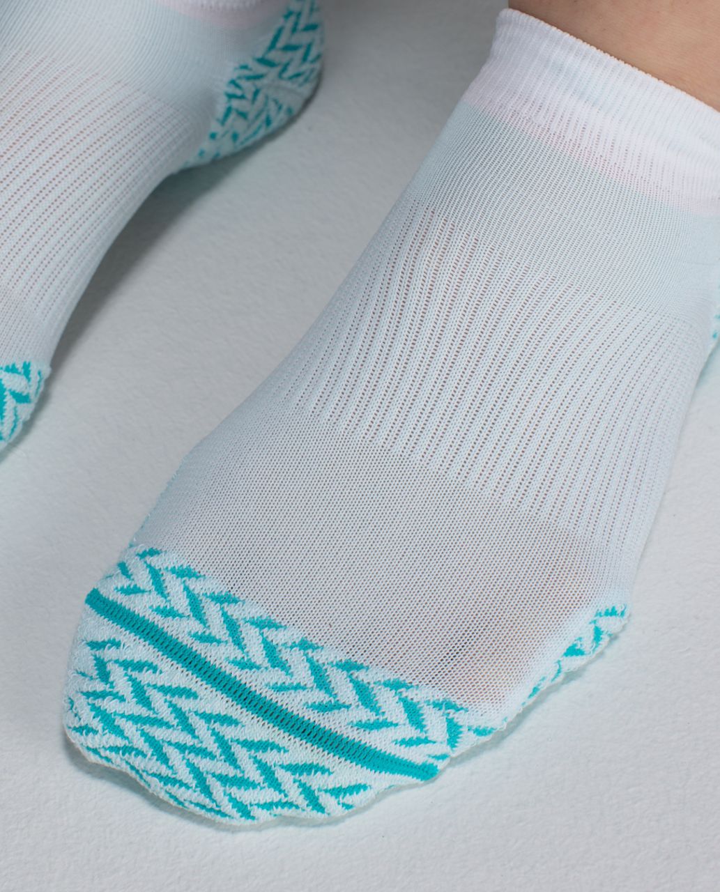 Lululemon Women's Ultimate Padded Run Sock - Bold Chevron 1 Blue Tropics