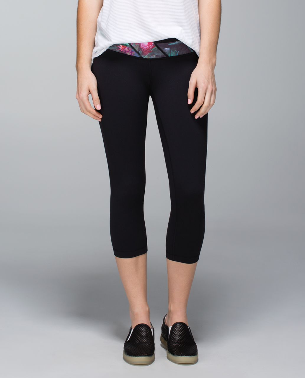 Lululemon Wunder Under Crop *Full-On Luon - Black / Su14 Quilt 13