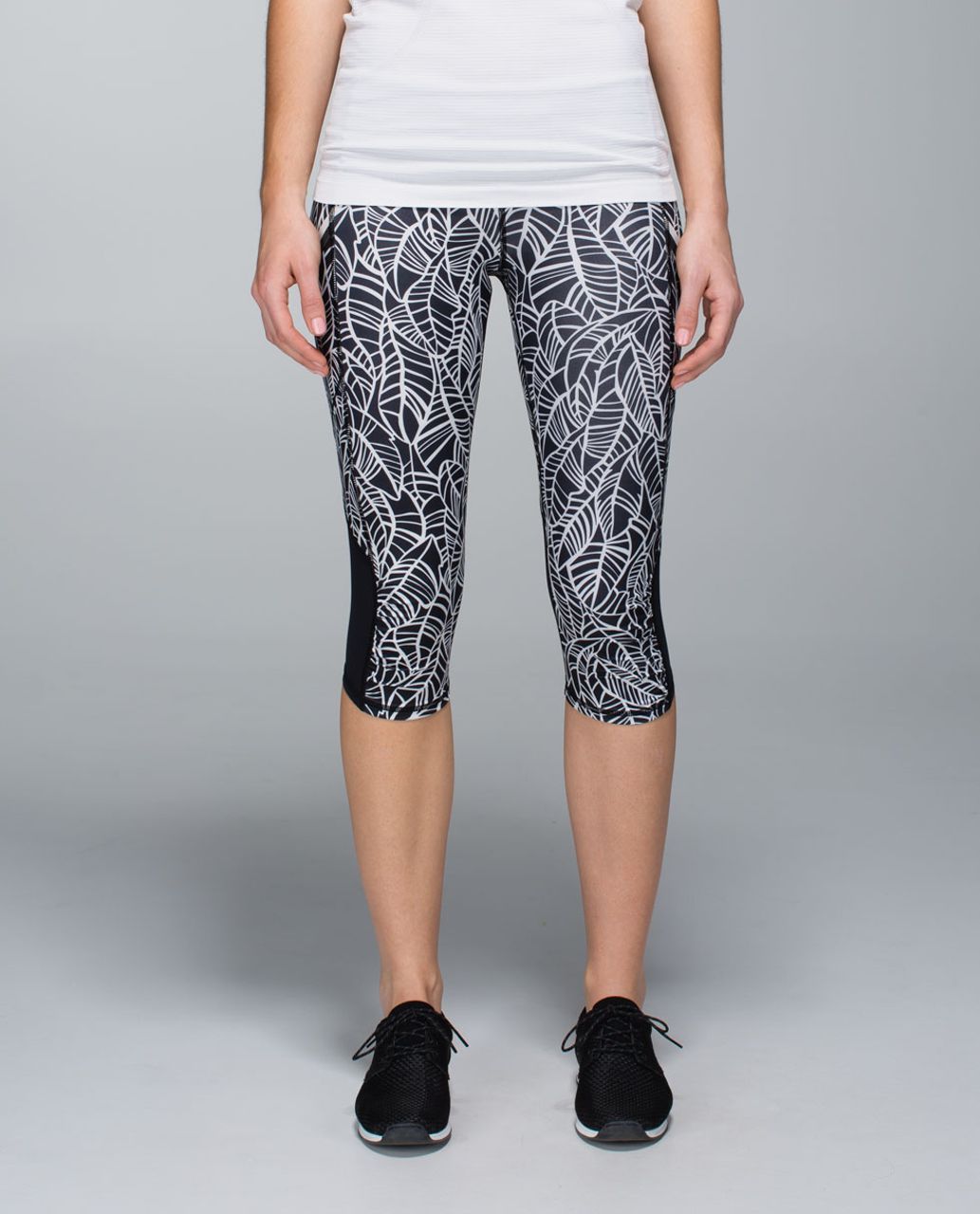 Lululemon Run A Marathon Crop II - Pretty Palm Black Angel Wing / Black