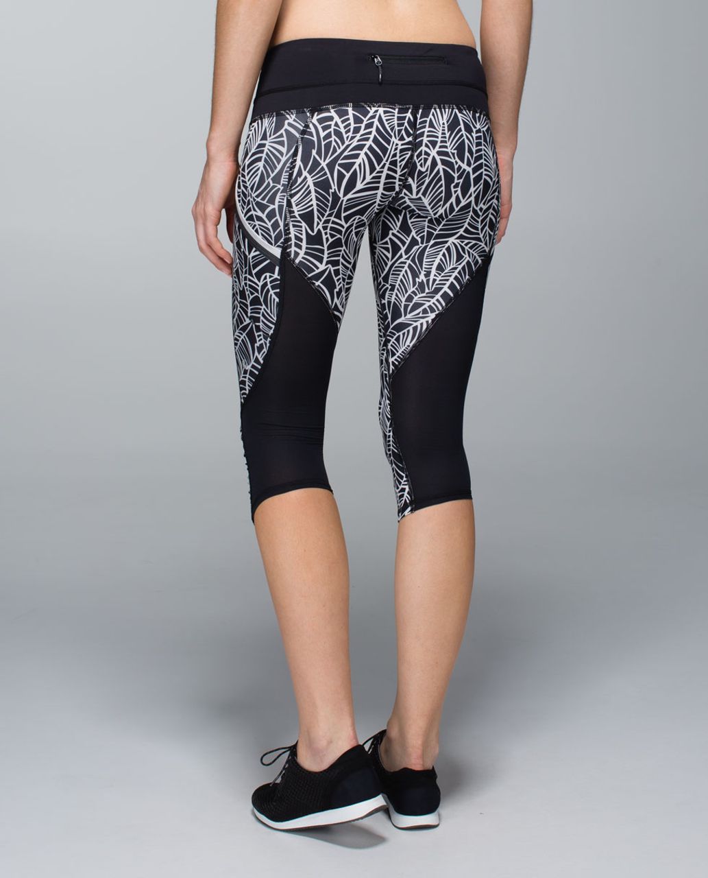 Lululemon Run A Marathon Crop II - Pretty Palm Black Angel Wing / Black