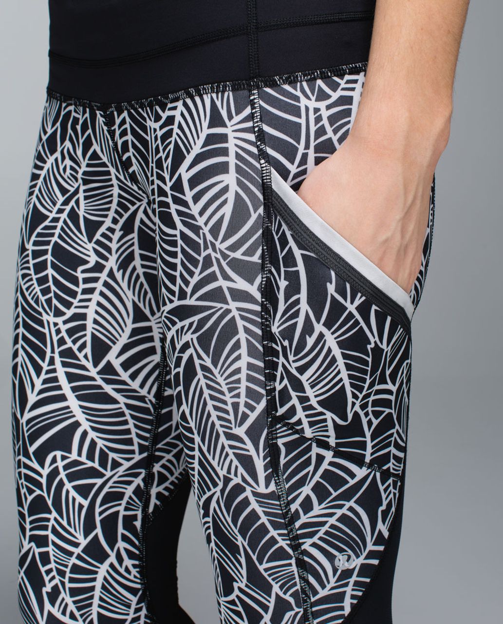 Lululemon Run A Marathon Crop II - Pretty Palm Black Angel Wing / Black