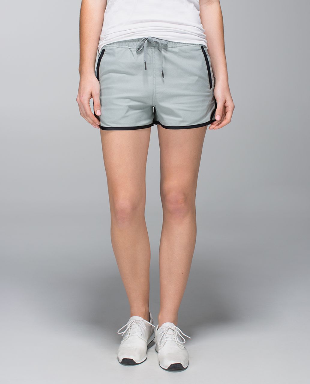 VARSITY BOOTY SHORTS - LIGHT GREY, Three End