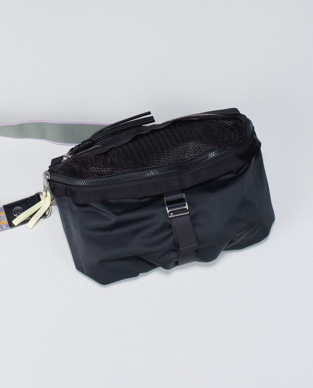 Lululemon Go Lightly Bag - Deep Coal